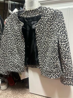 Sharagano Leopard-Print Cropped Blazer in Black & Cream